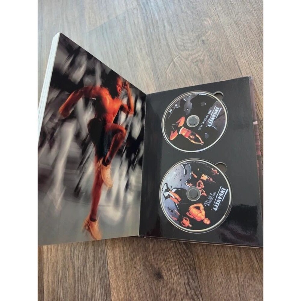 Insanity workout Program dvd set - Picture 6 of 8